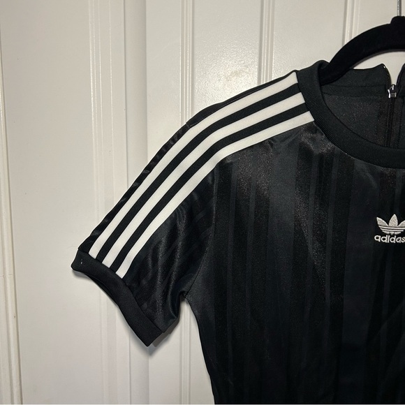 NWT Adidas Black & White Stripe Short Sleeve Bodysuit Size Medium - Picture 3 of 12